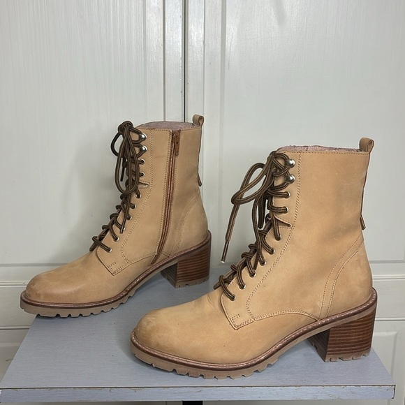 Seychelles Women's Irresistible Combat Boot Tan Size 8.5 Lace Up Stacked Heel - Picture 3 of 9